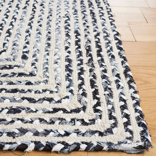 Safavieh Braided Handcrafted Round Rug In Navy & Black — Premium Cotton, Geometric Textured Accent Piece For Entryways 4'-0" x 4'-0" BRD260N-4R