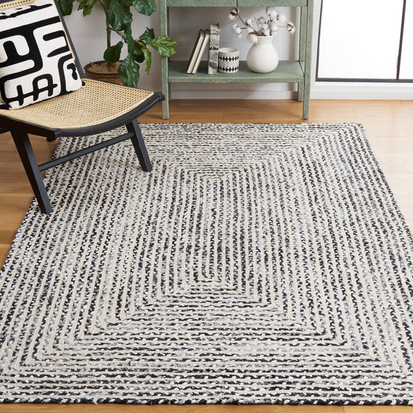 Safavieh Braided Handcrafted Round Rug In Navy & Black — Premium Cotton, Geometric Textured Accent Piece For Entryways 4'-0" x 4'-0" BRD260N-4R