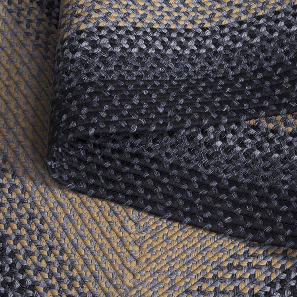 Safavieh Braided Area Rug - Hand-woven, Durable Polypropylene For Indoor & Outdoor Spaces, Elegant Design Black ,Grey Polypropylene Pile Brd311a-216