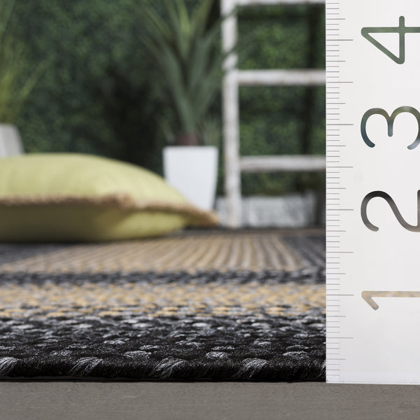 Safavieh Braided Area Rug - Hand-woven, Durable Polypropylene For Indoor & Outdoor Spaces, Elegant Design Black ,Grey Polypropylene Pile Brd311a-216