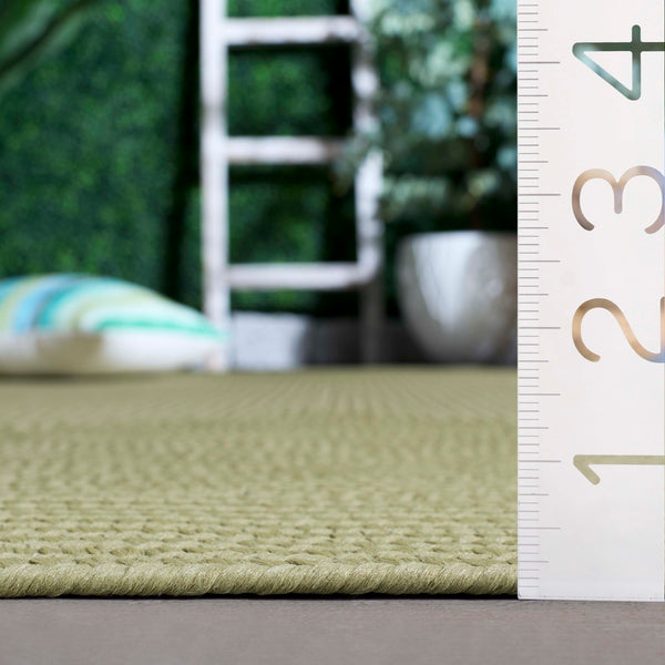 Safavieh Braided Area Rug - Stylish Green Design For Indoor/Outdoor Spaces, Perfect For Comfort And Elegance Sage Polypropylene Pile Brd315w-6ov