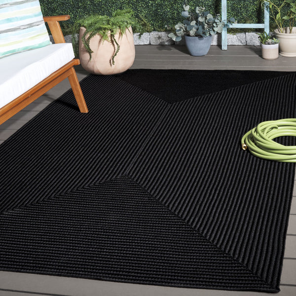 Safavieh Braided Area Rug - Stylish Green Design For Indoor/Outdoor Spaces, Perfect For Comfort And Elegance Black Polypropylene Pile Brd315z-6r