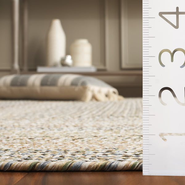 Safavieh Braided Area Rug - Elegant Hand-woven Design For Indoor And Outdoor Spaces, Durable & Washable Quality Beige ,Light Grey Polypropylene Pile Brd321b-5ov