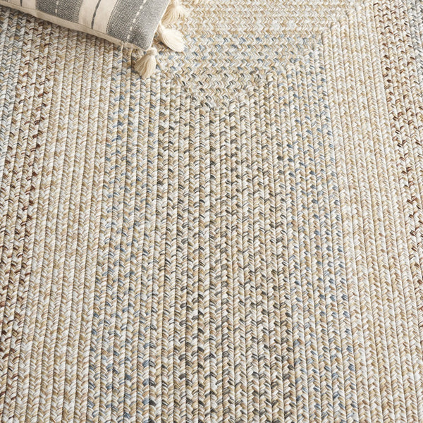 Safavieh Braided Area Rug - Elegant Hand-woven Design For Indoor And Outdoor Spaces, Durable & Washable Quality Beige ,Light Grey Polypropylene Pile Brd321b-5ov