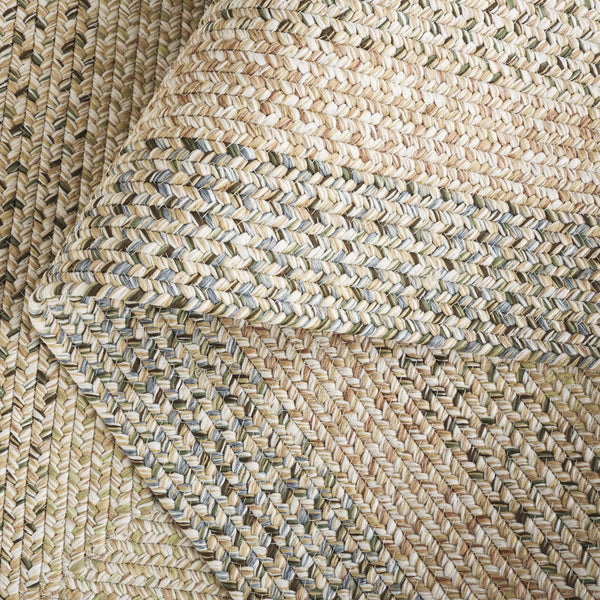 Safavieh Braided Area Rug - Elegant Hand-woven Design For Indoor And Outdoor Spaces, Durable & Washable Quality Beige ,Light Grey Polypropylene Pile Brd321b-5ov