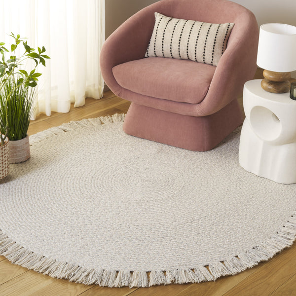 Safavieh Braided Handwoven Round Area Rug In Silver Beige — Wool-Jute Blend, Low-Profile Soft Texture, Ethically Made 3'-0" x 3'-0" BRD563G-3R