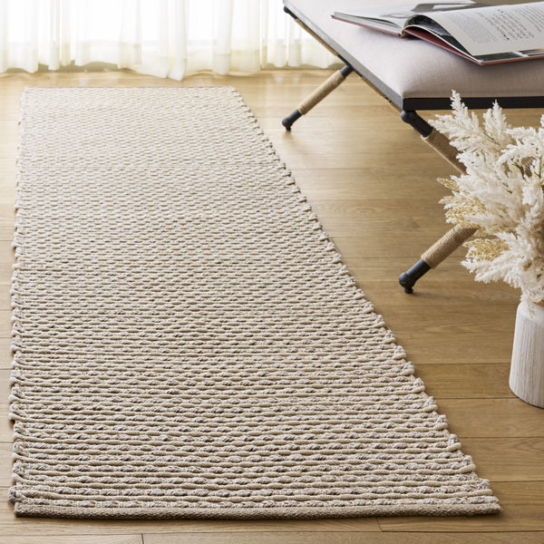 Safavieh Braided Beige Hand-Woven Cotton Area Rug — Soft Low-Pile Braided Texture For Cozy Modern Homes 4'-0" x 6'-0" BRD762B-4