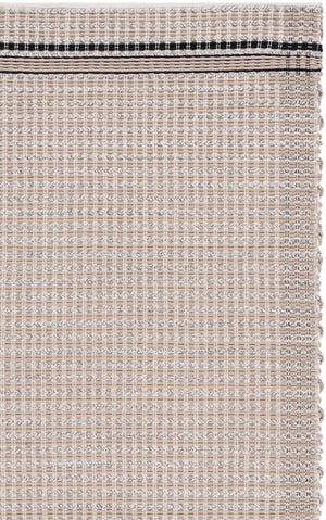 Safavieh Braided Handwoven Beige And Black Square Rug, Low-Profile Cotton Pile, Artisan-Made Accent Piece 6'-0" x 6'-0" BRD763B-6SQ