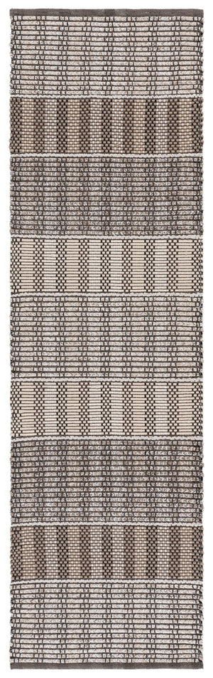 Safavieh Braided Hand-Woven Beige Brown Area Rug — Soft Cotton Pile, Durable Braided Texture, Timeless Style 4'-0" x 6'-0" BRD764B-4
