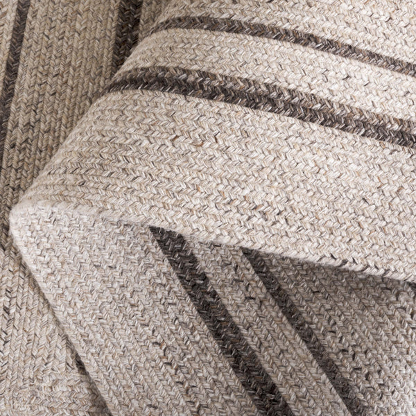 Safavieh Braided Hand-Woven Beige Brown Area Rug With Concentric Rectangle Motif, Durable Pet, Low Pile Finish 5'-0" x 7'-0" BRD805B-57