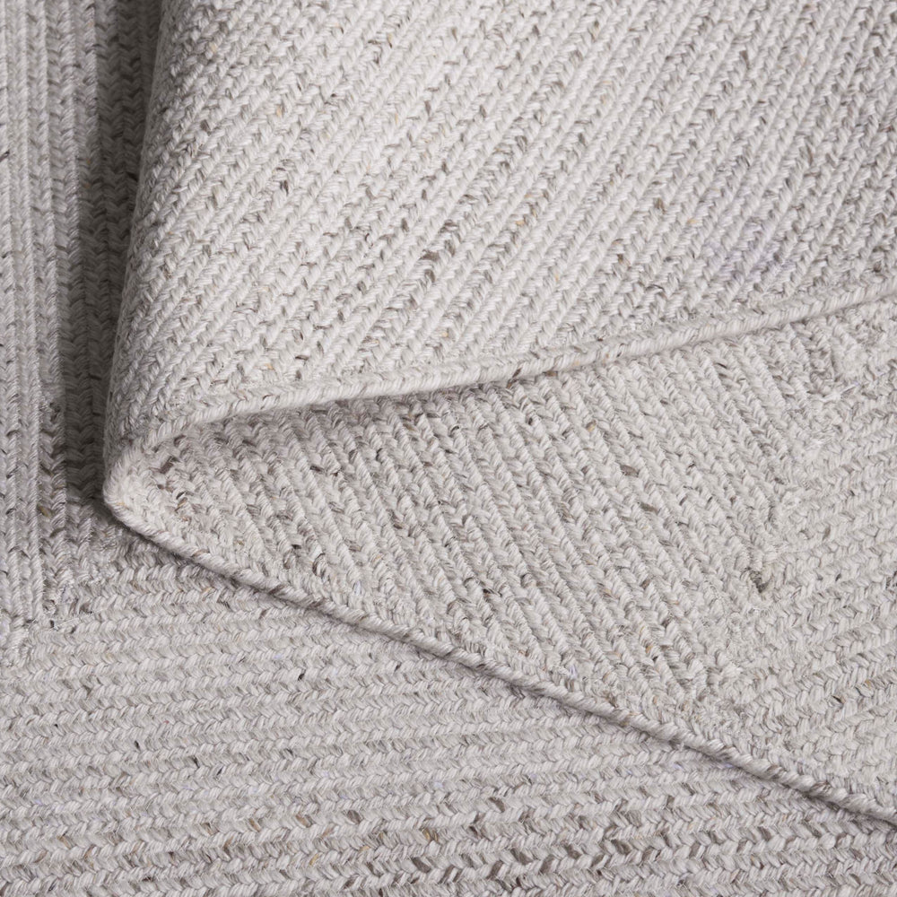 Safavieh Braided Hand-Woven Beige Accent Rug — Durable Pet Pile, Plush 3/8" Feel With Chic Diamond Geometry 2'-3" x 4'-0" BRD806B-24