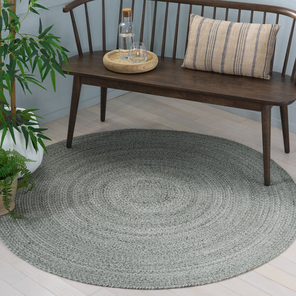 Safavieh Braided Hand‑Woven Olive Round Area Rug — Durable Pet Yarn, Low‑Profile 3/8" Pile, Farmhouse Charm 5'-0" x 5'-0" BRD808X-5R