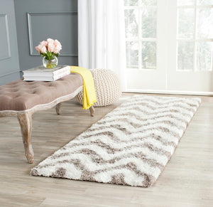 Safavieh Barcelona Shag 320 Hand Tufted  Rug Ivory / Silver BSG320A-2