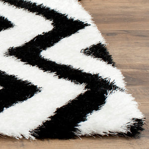 Safavieh Barcelona Shag 320 Hand Tufted  Rug Ivory / Black BSG320C-2