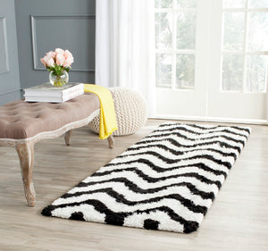 Safavieh Barcelona Shag 320 Hand Tufted  Rug Ivory / Black BSG320C-2
