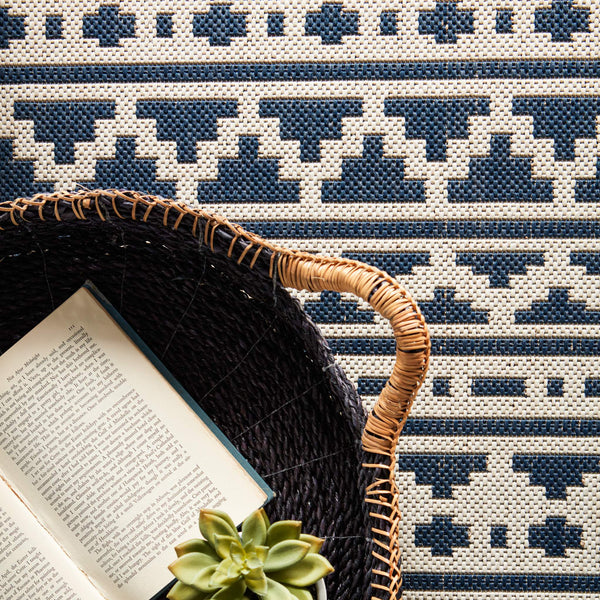 Jaipur Living Jaipur Living Killick Polypropylene Tribal Geometric Flat Woven Indoor Outdoor Rug Blue 4'X5'7" RUG143335
