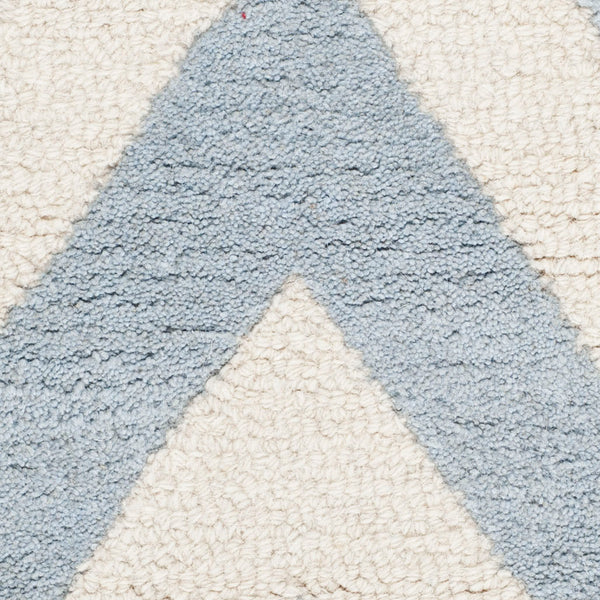 Safavieh Cambridge 139 Hand Tufted  Rug Light Blue / Ivory CAM139A-2