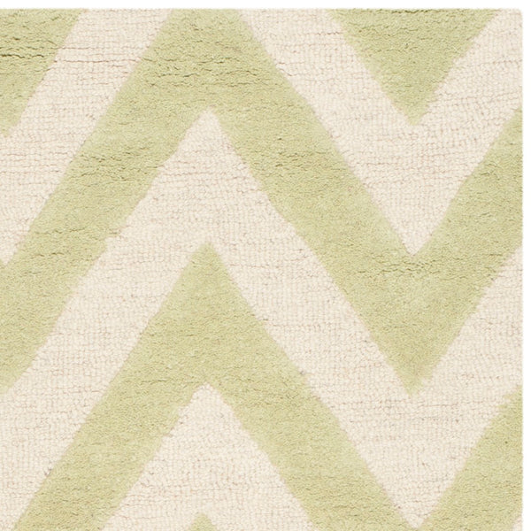 Safavieh Cambridge 139 Hand Tufted  Rug Light Green / Ivory CAM139B-3