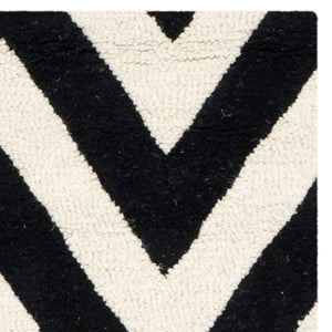 Safavieh Cambridge 139 Hand Tufted  Rug Black / Ivory CAM139E-28