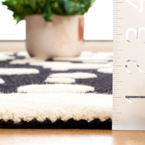 Safavieh Cambridge Hand-tufted Transitional Ivory Rug - Luxurious Wool Blend For Timeless Home Elegance Black ,Ivory 80% Wool,20% Cotton Cam147z-8