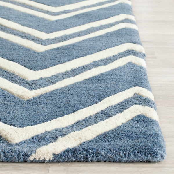 Safavieh Cambridge 581 Hand Tufted  Rug Navy / Ivory CAM581C-28