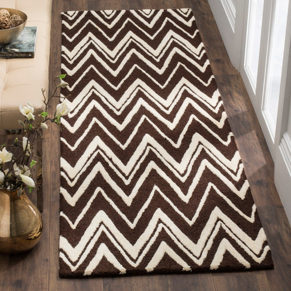 Safavieh Cambridge 711 Hand Tufted  Rug Brown / Ivory CAM711R-28