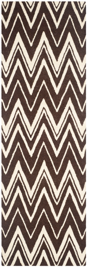 Safavieh Cambridge 711 Hand Tufted  Rug Brown / Ivory CAM711R-28
