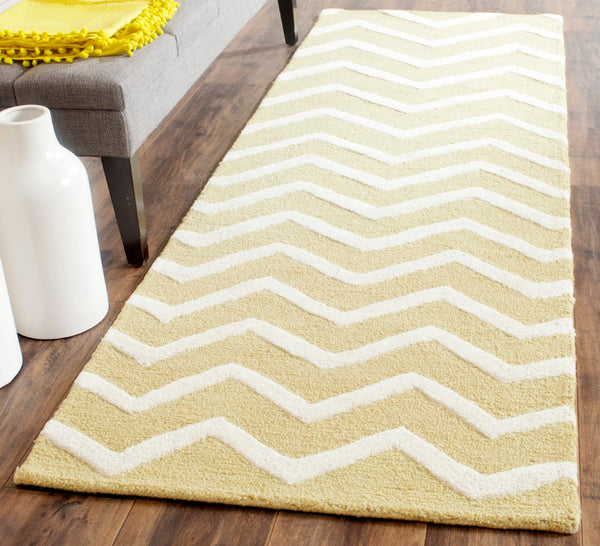 Safavieh Cambridge 714 Hand Tufted  Rug Light Gold / Ivory CAM714L-28