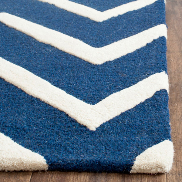 Safavieh Cambridge 714 Hand Tufted  Rug Navy / Ivory CAM714M-28