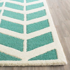 Safavieh Cambridge 718 Hand Tufted  Rug Teal / Ivory CAM718T-28