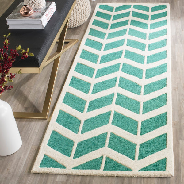 Safavieh Cambridge 718 Hand Tufted  Rug Teal / Ivory CAM718T-28