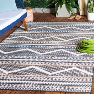 Safavieh Cabana 414 Power Loomed Indoor / Outdoor Rug Black / Ivory 5'-1" x 7'-6"