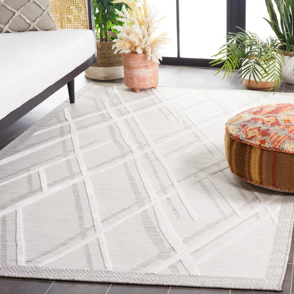 Safavieh Cabana 416 CBN416 Power Loomed Indoor / Outdoor Rug Ivory / Grey CBN416F-5