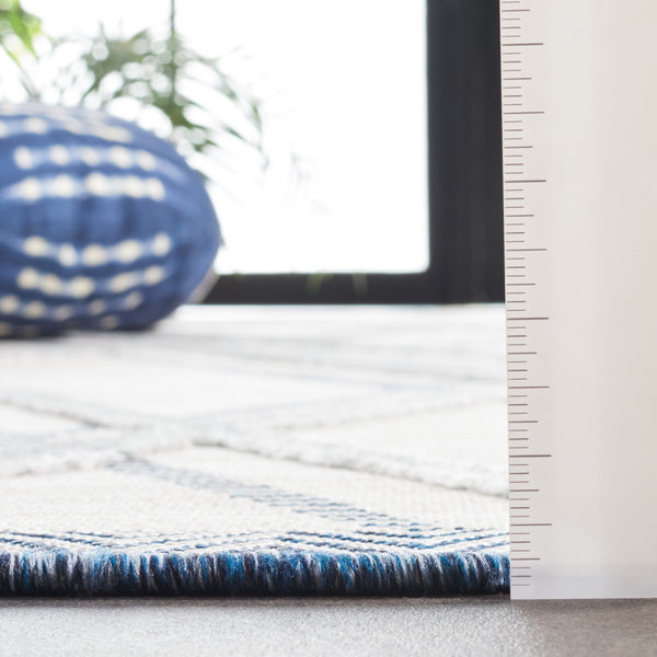 Safavieh Cabana 416 CBN416 Power Loomed Indoor / Outdoor Rug Ivory / Navy CBN416N-9