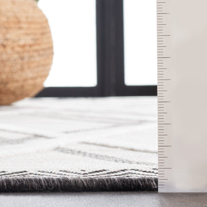 Safavieh Cabana 416 Power Loomed Indoor / Outdoor Rug Ivory / Black 9' x 12'
