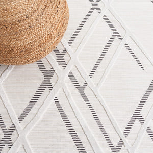 Safavieh Cabana 416 Power Loomed Indoor / Outdoor Rug Ivory / Black 9' x 12'