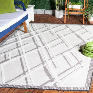 Safavieh Cabana 416 Power Loomed Indoor / Outdoor Rug Ivory / Black 9' x 12'