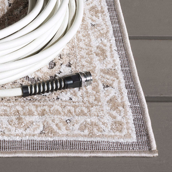 Safavieh Cabana Elegant Transitional Area Rug – Durable Power Loomed Design For Hallways And Entrances Beige ,Ivory Polypropylene Cbn636b-9