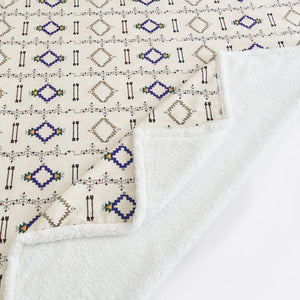 Hiend Accents Arrow Campfire Sherpa Throw - Embrace Cozy Elegance With Unique Tribal Design For Indoor & Outdoor Use Multi Color Front, 100% Polyester,Back, 100% Polyester (Sherpa Fabric) Cf2317t2-os-oc