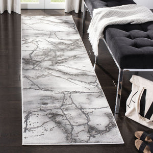 Safavieh Craft Grey Silver Polypropylene Runner Rug for Modern Hallways and Entryways CFT877G