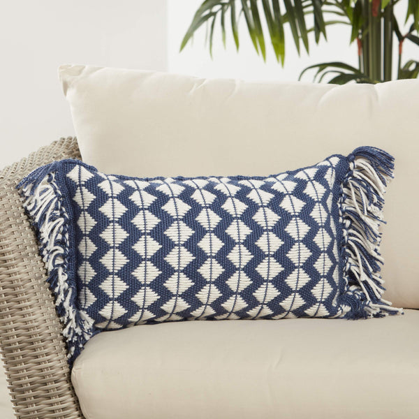 Jaipur Living Jaipur Living Perdita Woven Geometric Chevron Pillow Cover for Indoor Outdoor Decor Dark Blue 13" x 21" PLC102424