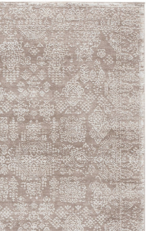 Safavieh Chamber Traditional Power Loomed Polyester Area Rug for Living Rooms and Bedrooms CHM212B-5
