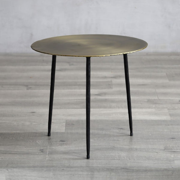 Zentique Stormy Steel Side Table — Compact 20" x 17.5" Industrial Accent Table, Weathered Finish, Sturdy Surface CHMS023