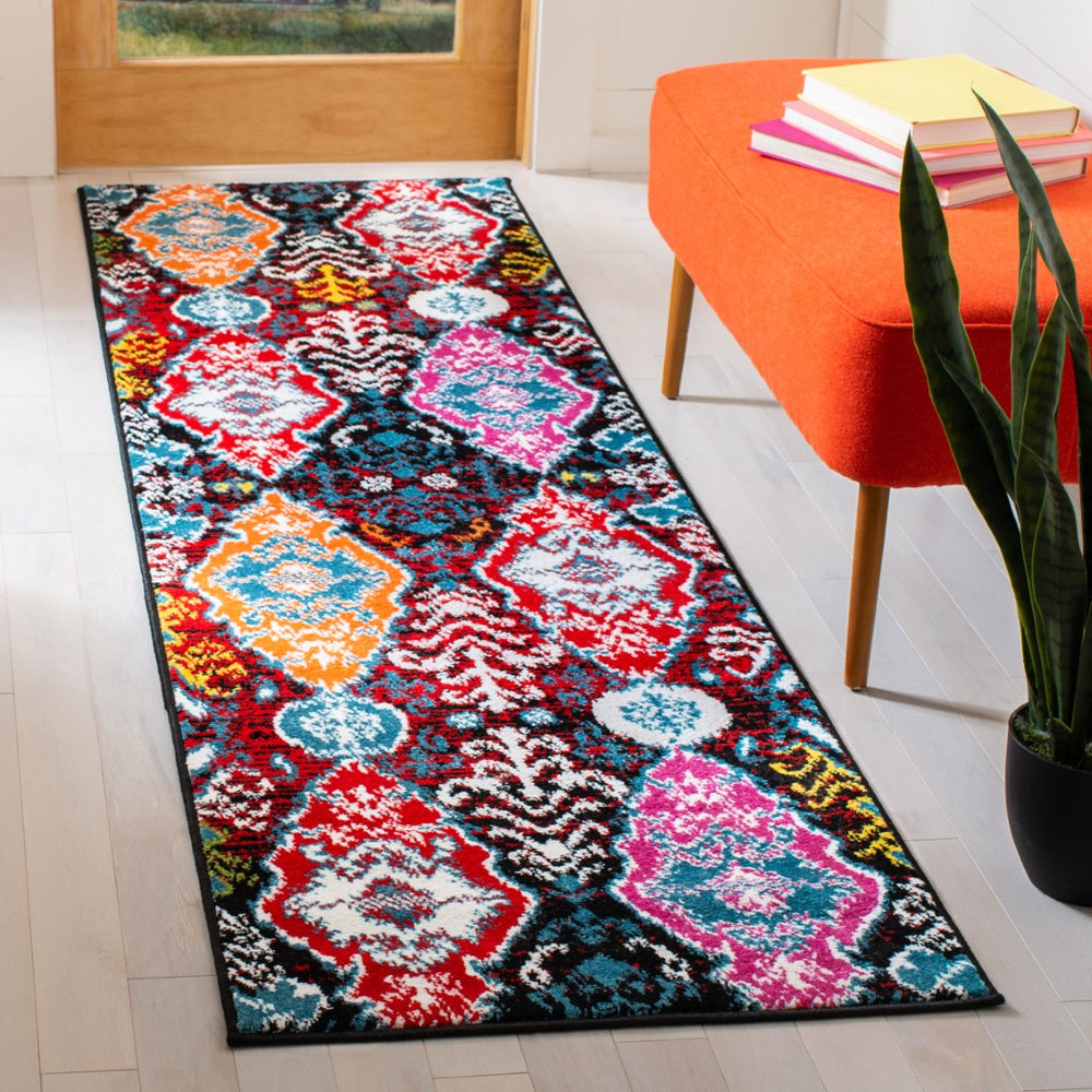 Safavieh Cherokee 913 Power Looomed  Rug Black / Red CHR913C-28