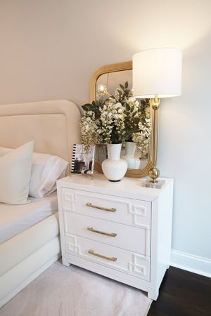 Safavieh Raina 3 Drawer Chest - Chic Chinoiserie-Inspired Storage Solution For Modern And Classic Decor White/Gold CHS6412A