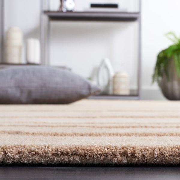 Safavieh Chatham 301 Hand Tufted Solid/Tonal Rug Taupe 5' x 8'