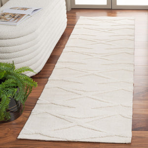 Safavieh Chatham 303 Hand Tufted Solid/Tonal Rug Ivory 2'-3" x 8'
