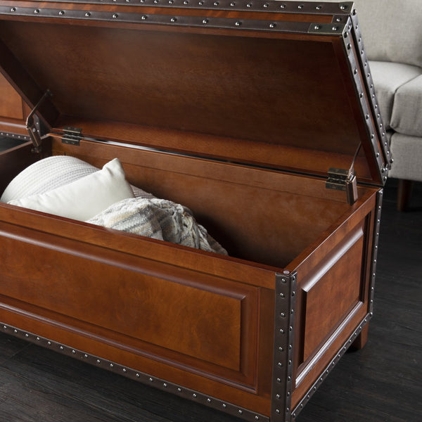 Safavieh Amherst Vintage Trunk Coffee Table With Lift Top Hidden Storage And Nailhead Faux Leather BROWN CK5480