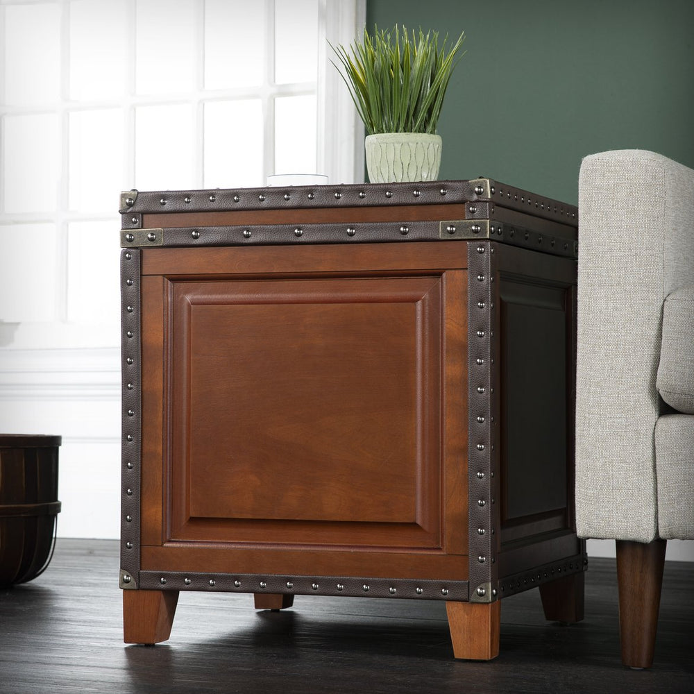 Safavieh Amherst Vintage Trunk End Table With Lift Top Hidden Storage And Nailhead Faux Leather Trim BROWN CK5482