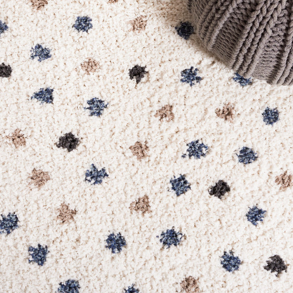 Safavieh Calico Luxurious Area Rug – Plush Shag Design With Charming Patterns, Perfect For Any Living Space Ivory ,Taupe Polyester Clc102a-5sq